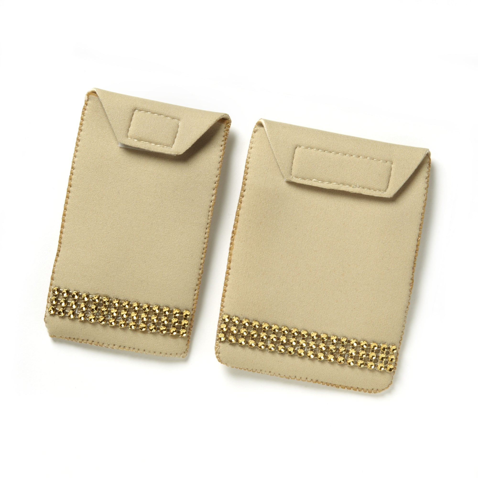 beige pockets set decorated with 3 row gold tone ribbon