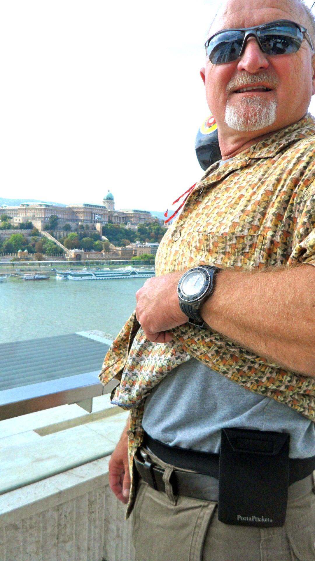 belt-mounted travel wallet keeps passport safe & convenient