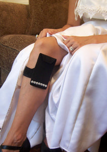 bridesmaids, brides and prom girls can keep lipstick, cach & IDs handy with our Med pocket & 18" band kit