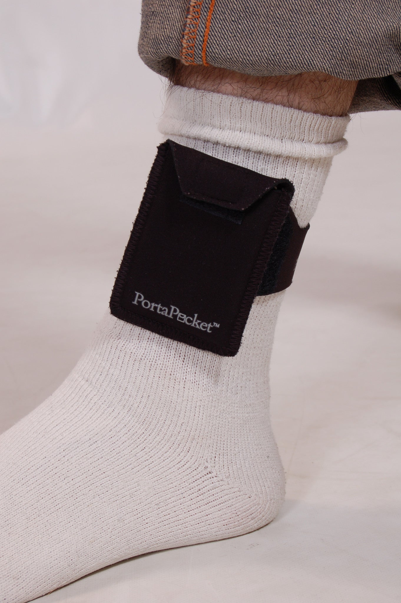 PortaPocket small pocket worn around ankle is simple & comfy, easy to use